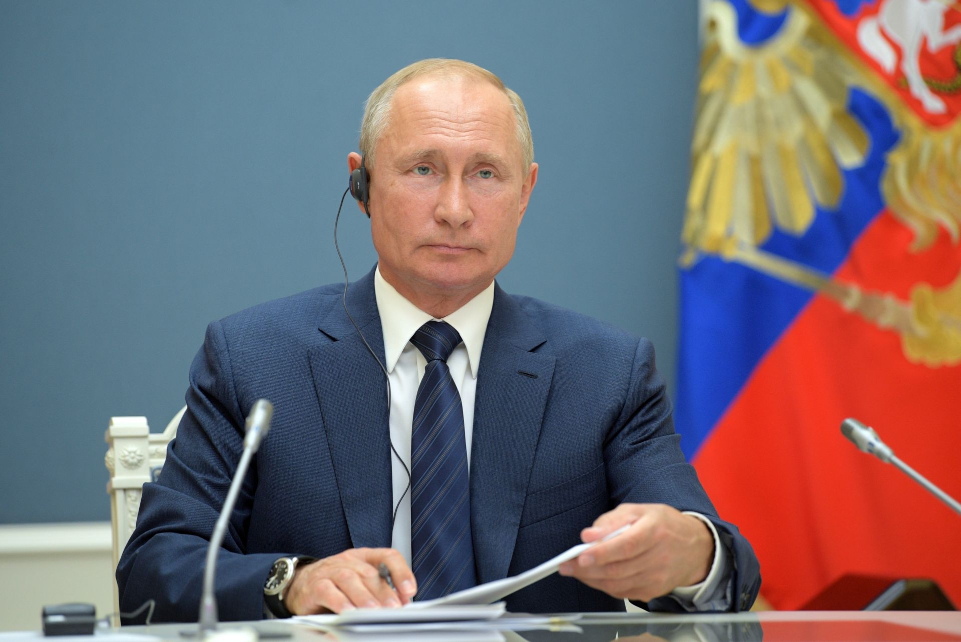 Кремъл разпространи снимка на Владимир Путин по време на онлайн срещата