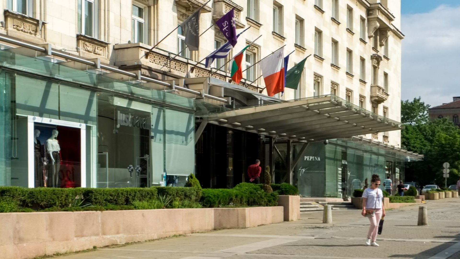 Кипърска фирма купува емблематичния "София хотел Балкан"