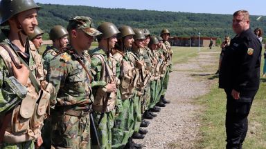 Службата в доброволния резерв е срочна до шест месеца