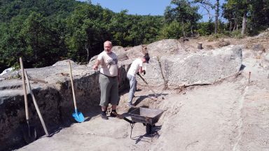 Екипът на проф Николай Овчаров е разкрил останките на уникален