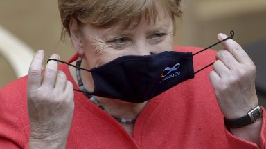 Нарасналият брой на новозаразените с коронавирус в Германия накара канцлерa