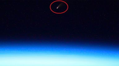 Руски космонавт засне ярка комета от МКС