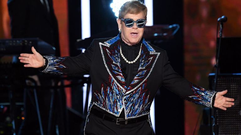 Елтън Джон отваря своето парти преди "Оскарите" за всички