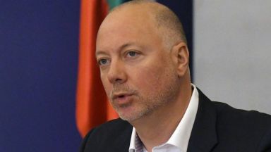 Транспортният министър Росен Желязков ще участва в парламентарните избори като