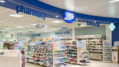 Британските аптеки Бутс закриват 4000 работни места