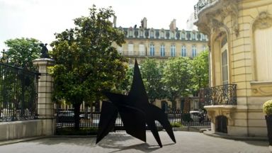 Огромна скулптура на Александър Колдър беше продадена за 4,9 милиона евро