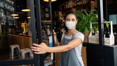 Областният кризисен щаб в Шумен забрани да се яде във