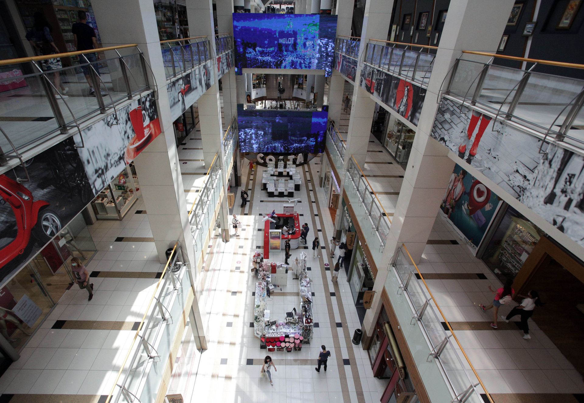 РЗИ обходи търговски център тип мол и направи актове