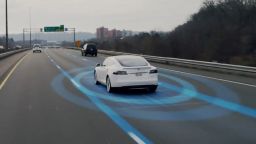 Tesla е готова да пусне напълно автономен електромобил още тази година