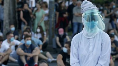 Нови 345 заразени с коронавирус за денонощие в Сърбия