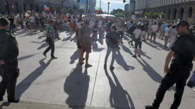 Ден трети: Протестът в снимки (галерия)