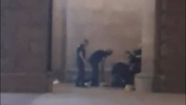 Бивш режисьор в БНТ е вторият, приет в "Пирогов" след сблъсъците в петък