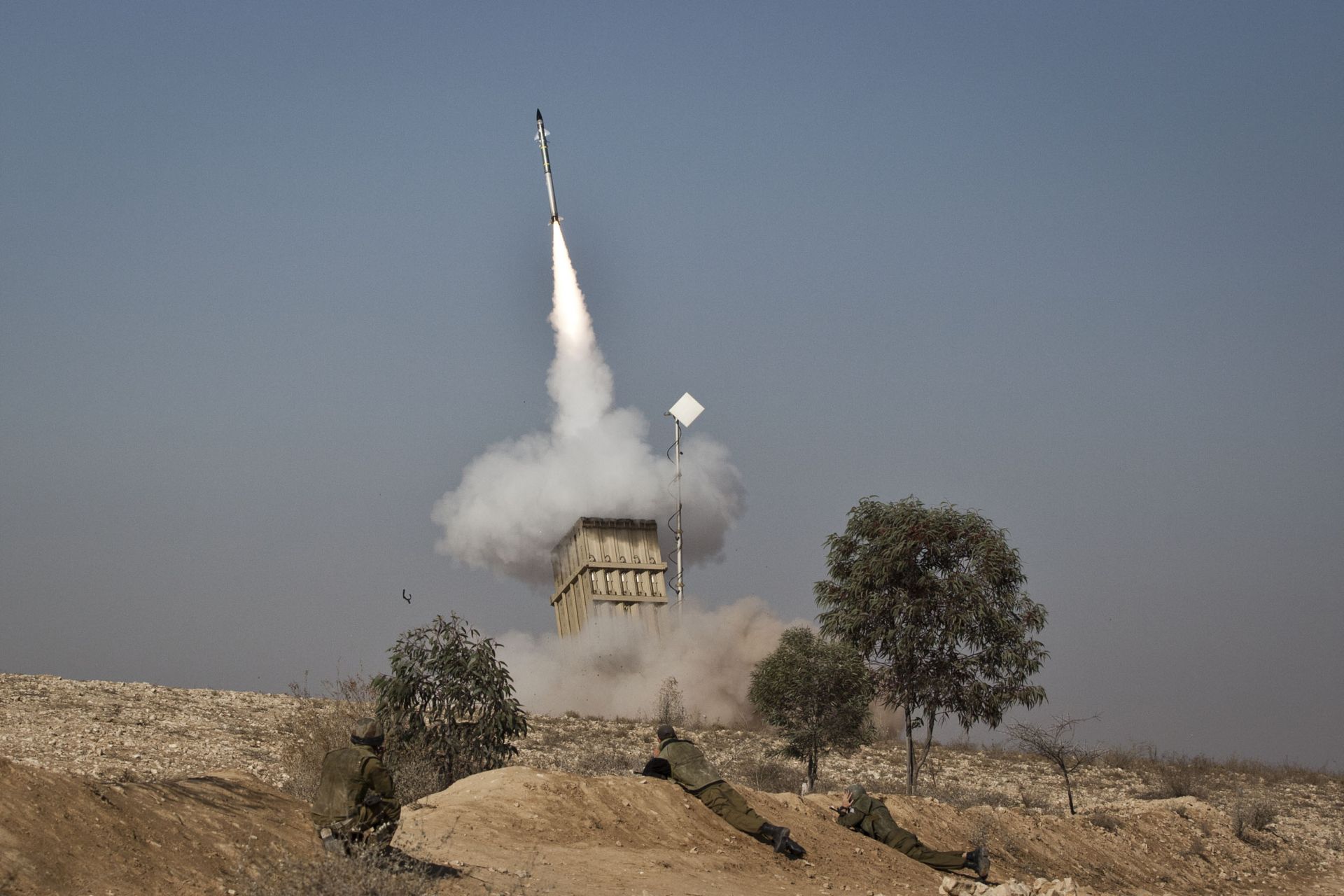 Изстрелване на ракети от "Железен купол"