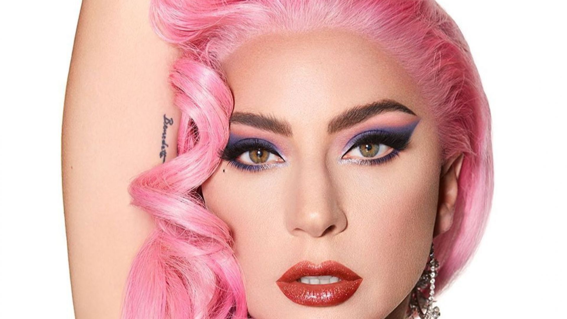 Лейди Гага - лице на нов парфюм на "Валентино"