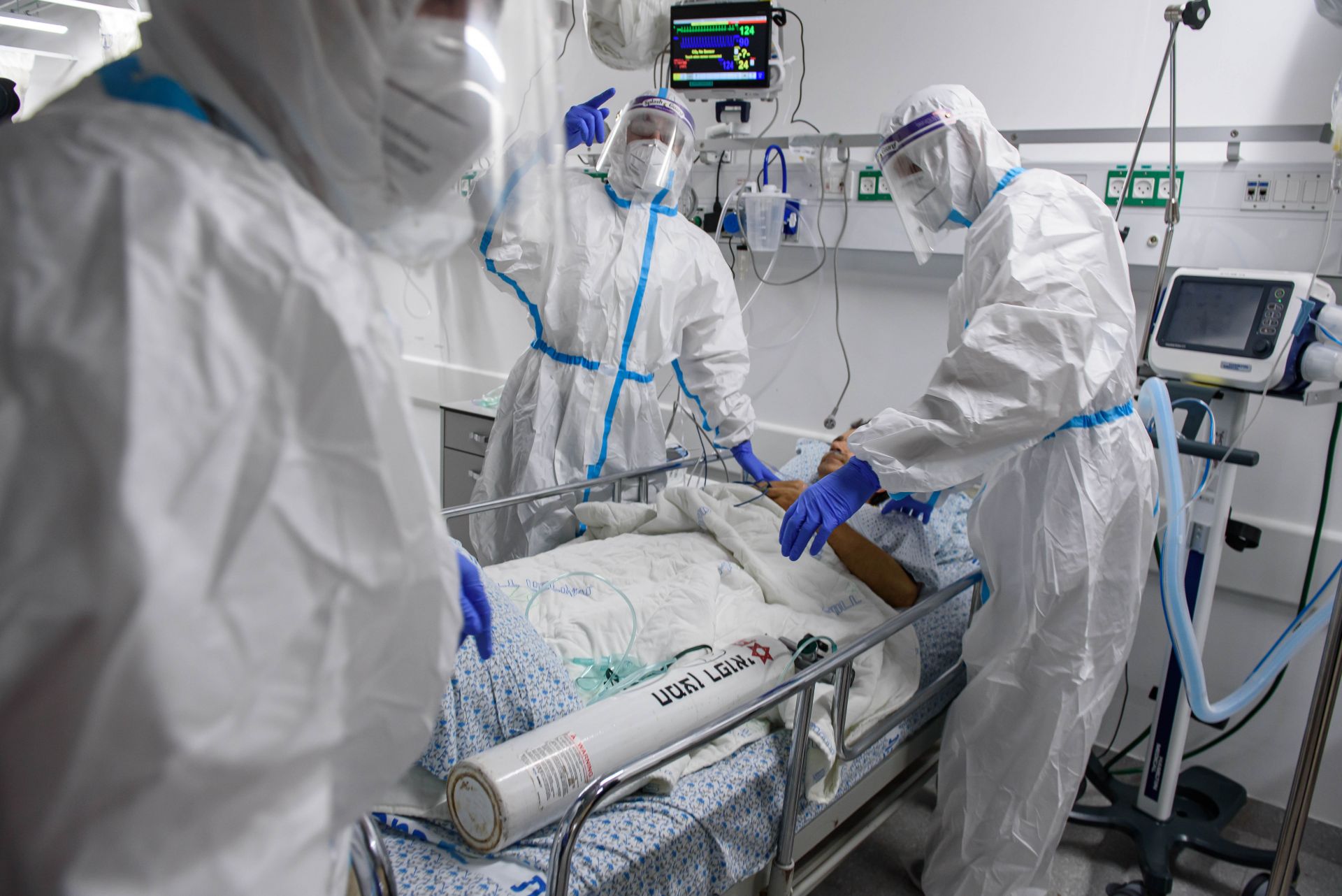 Засега болниците имат капацитет да приемат заразени с коронавирус в по-тежко състояние