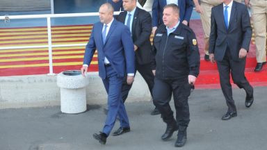 Каракачанов говорил с президента за армията, готов е да е "синя каска", ако има диалог