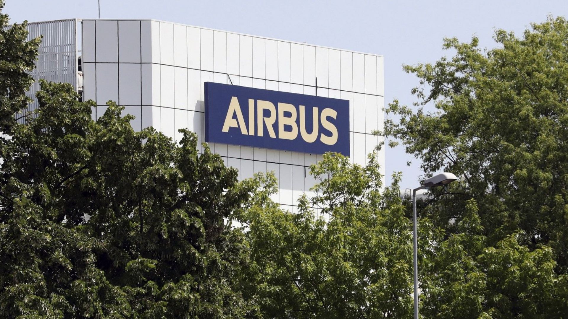 Airbus приключва годината с огромна поръчка