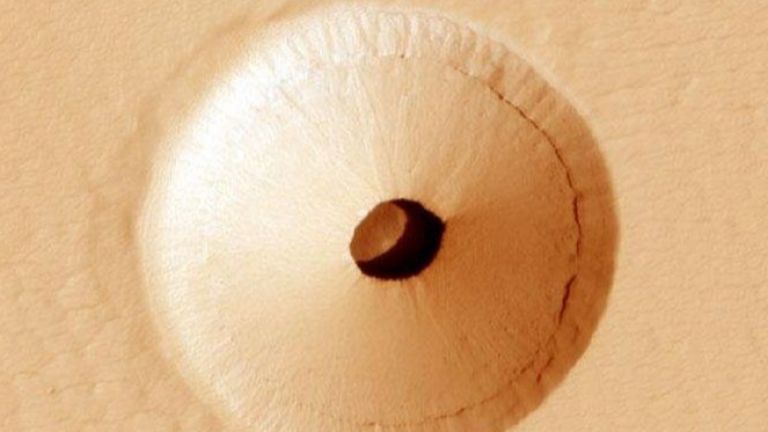 Пещерите на Марс и Луната - възможно място за живот