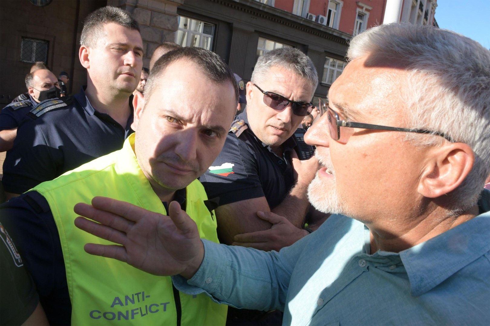Минчо Спасов (вдясно) на протест на инициативата "Правосъдие за всеки", 9 юли 2020 г.