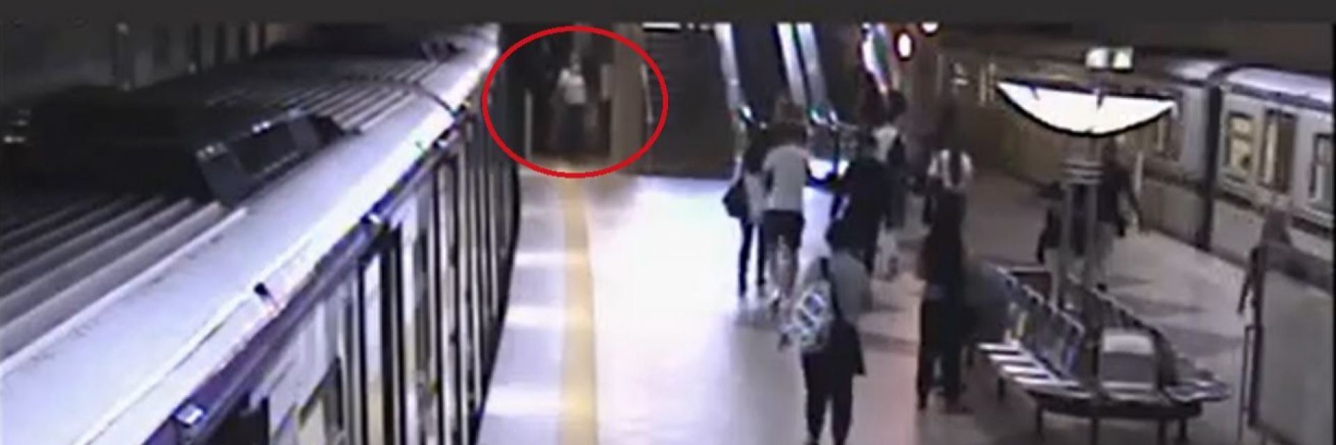 Пуснаха запис от саботажа в метрото (видео)