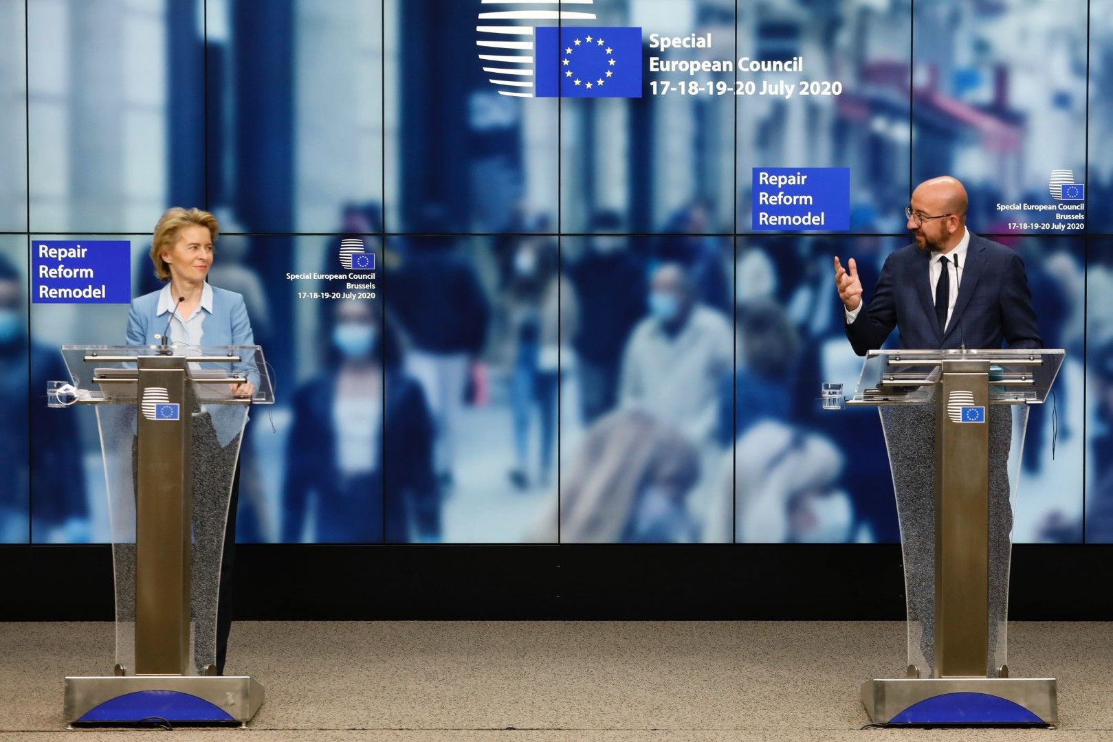 Урсула фон дер Лайен и Шарл Мишел дават пресконференция след края на Европейския съвет