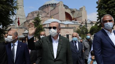 Ердоган повежда между 1000 и 1500 на първа мюсюлманска молитва в "Света София"