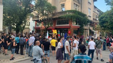 Казусът Изамет Тогава нашумя и случаят с кражбата на асансьорния завод