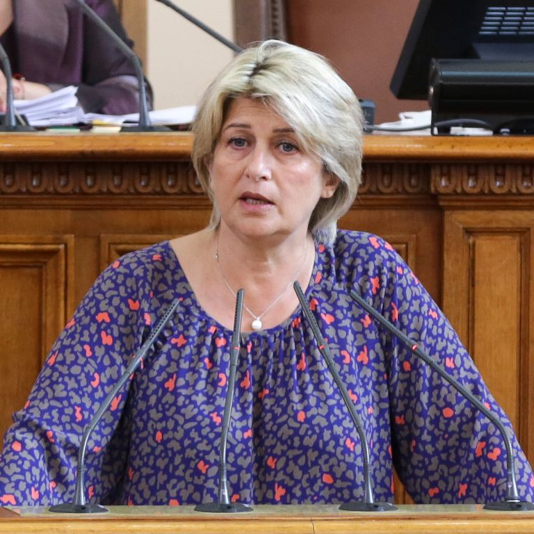 Весела Лечева, член на ИБ на БСП, зам.-председател на ПГ