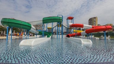 Първият аквапарк в София отваря врати (снимки)
