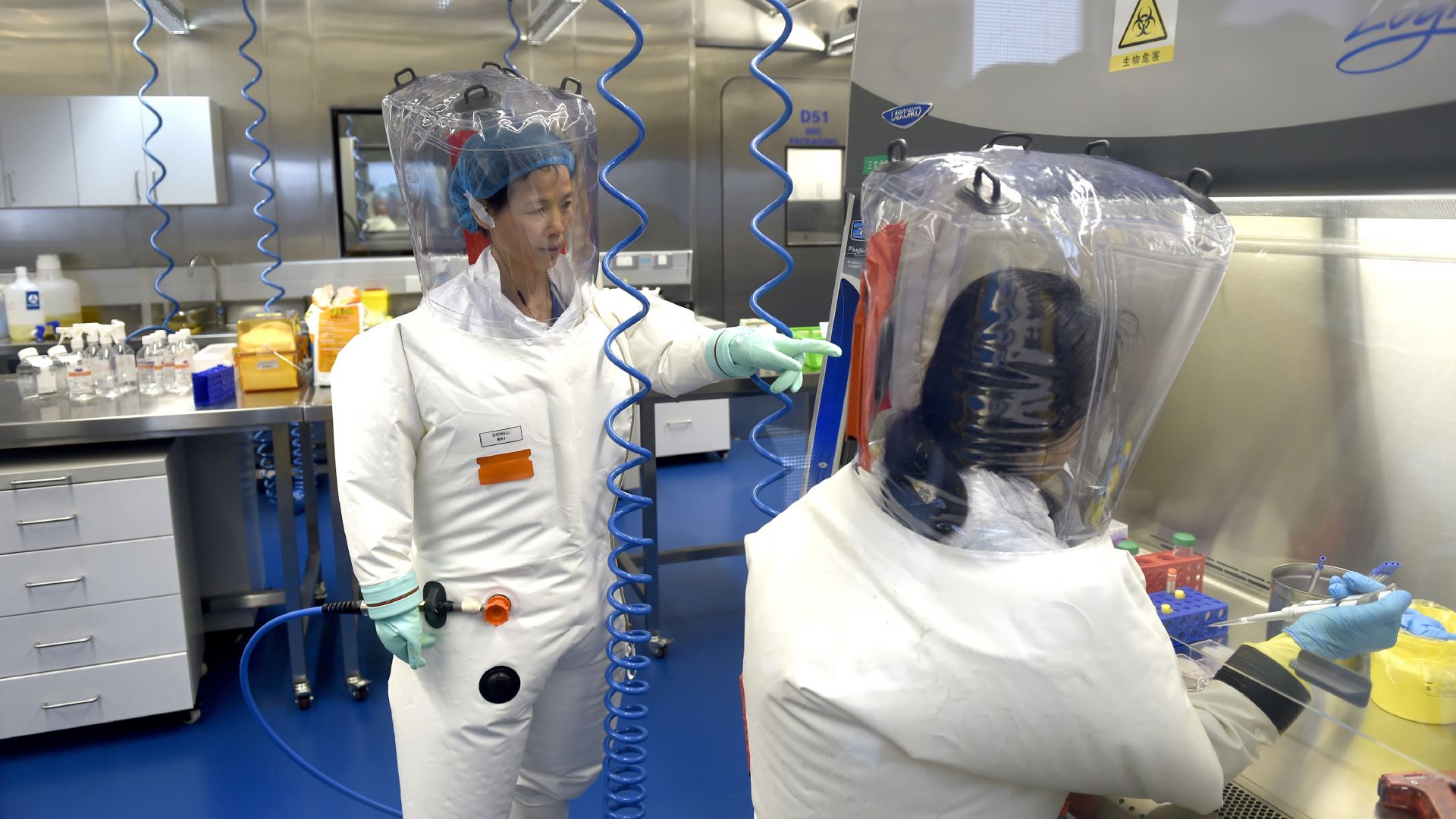 Британското разузнаване: Възможно е коронавирусът да е излязъл от лаборатория в Ухан