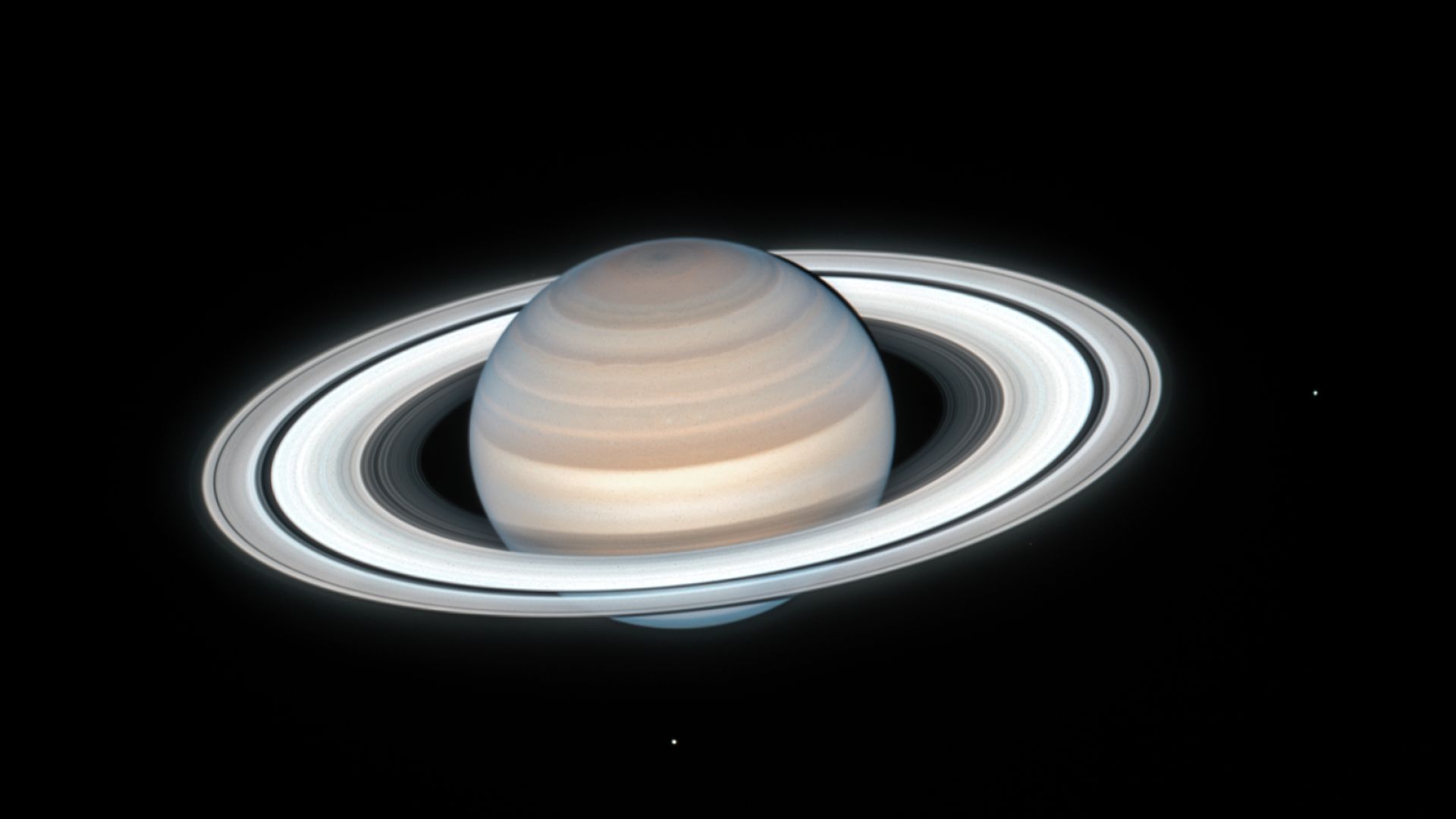 "Хъбъл" направи красива снимка на Сатурн