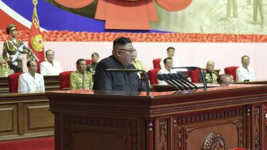 Ким Чен-ун очертава плановете за следващата петилетка през януари