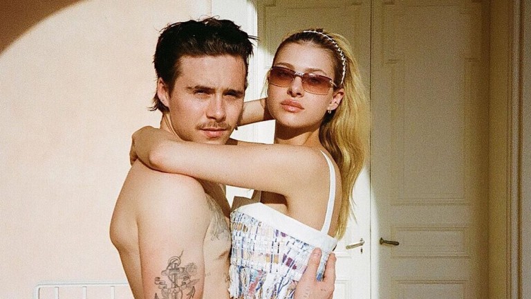 Бруклин Бекъм и Никола Пелц осиновяват дете