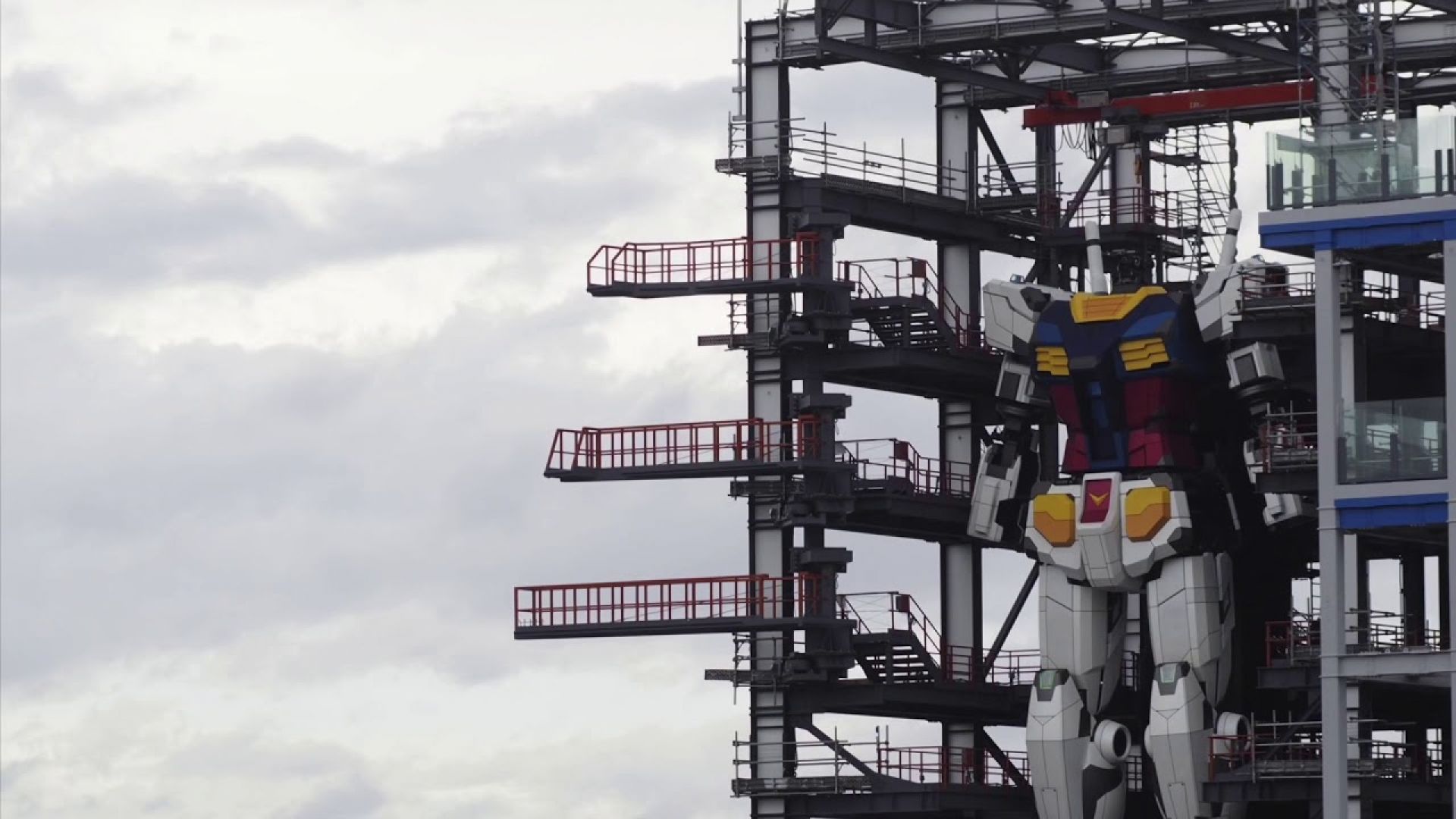 В Япония тестват 18-метров робот (видео)