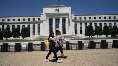 Фед: Американската икономика расте трайно въпреки пандемията  