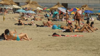 Мъртво вълнение излезе в Бургаския залив предаде БНТ Виж още