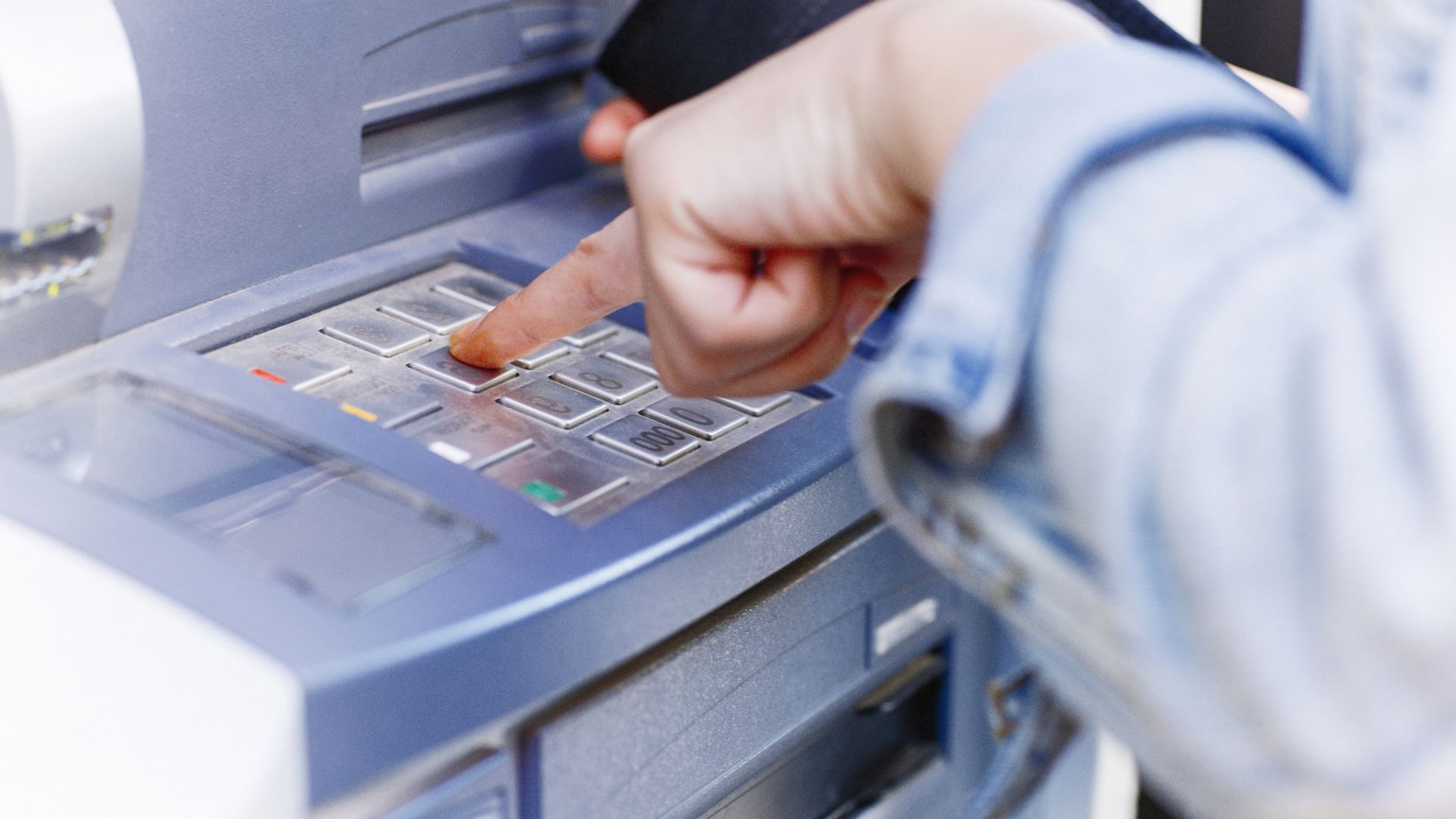 БНБ е поставила под наблюдение банкомати, неприемащи 50-левови банкноти
