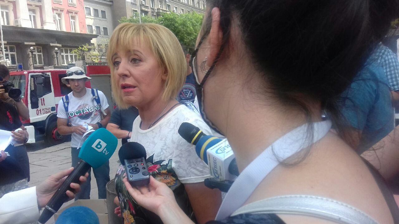 Мая Манолова предлага напрезидента и въпросите за референдума