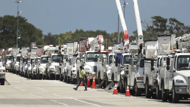 Флорида се подготвя за урагана Исаяс (снимки)