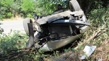 25-годишен шофьор загина, след като колата му се преобърна в нива край Асеновград