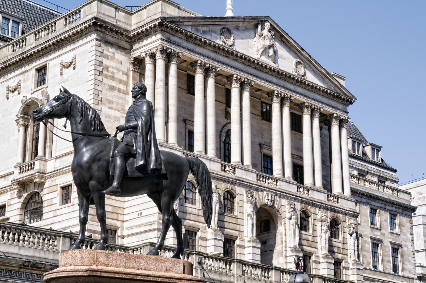 Оценката на Bank of England е, че икономиката на Обединеното кралство няма да възстанови показателите от 2019 г. до края на 2021 г.