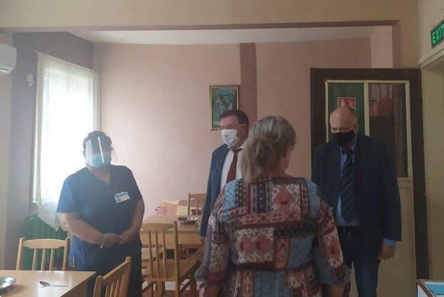 Министърът на здравеопазването проф. Костадин Ангелов посети Държавната психиатрична болница "Св. Иван Рилски"