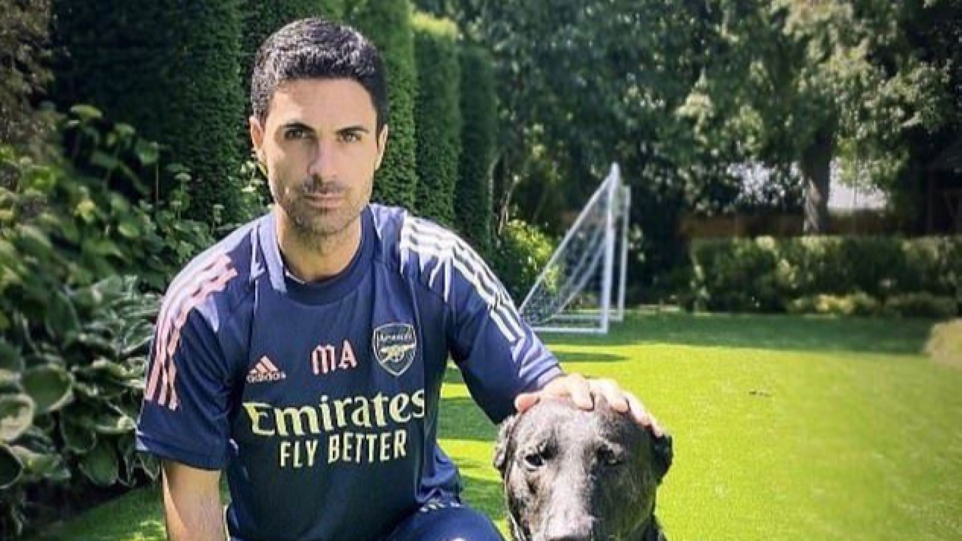 Куче за 20 000 паунда ще пази дома на треньора на Арсенал