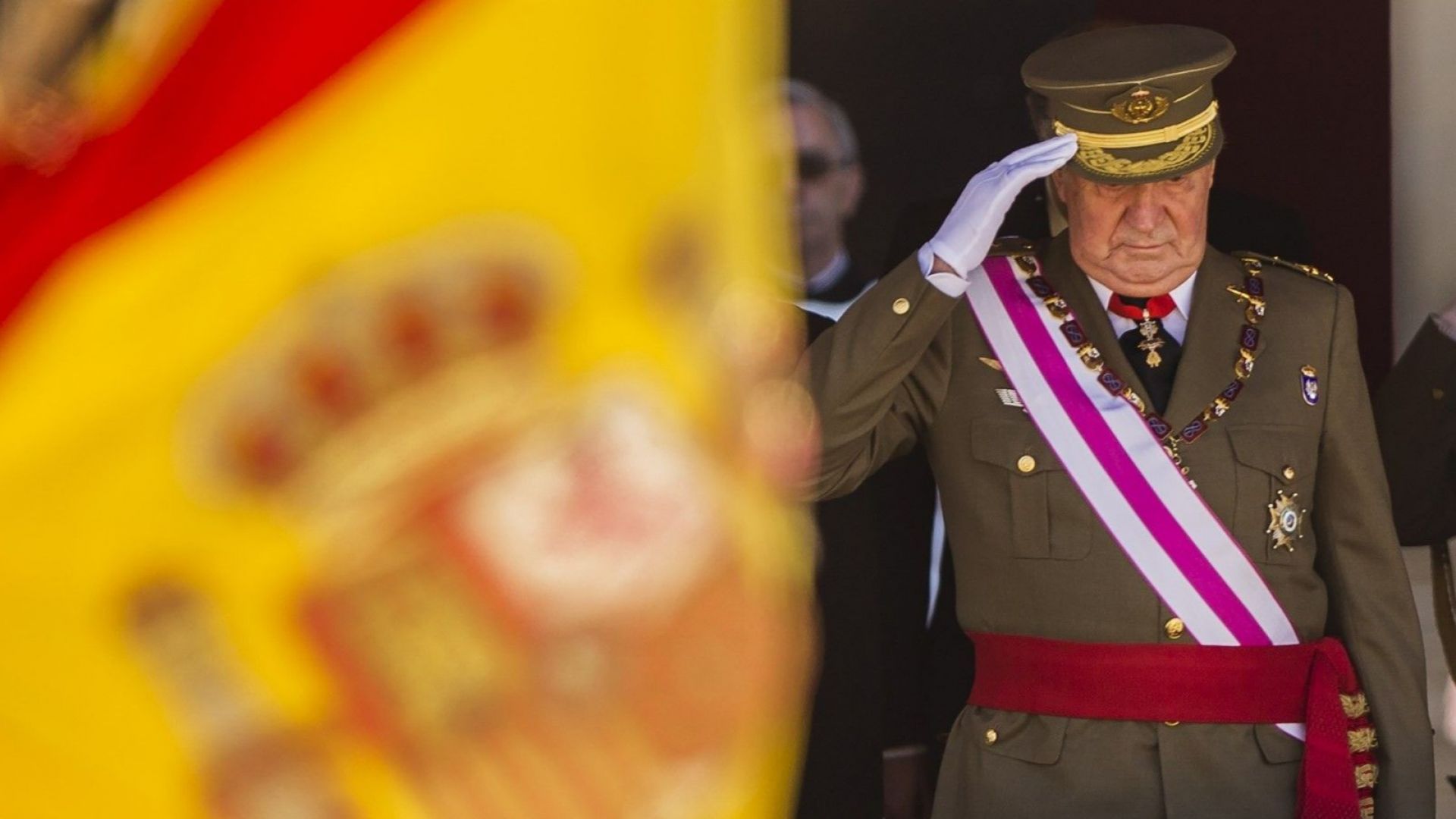 Раздираната от скандали испанска монархия се издържа от данъкоплатците