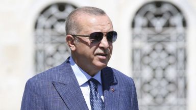 Турция е в подем, заяви Ердоган въпреки срива на лирата