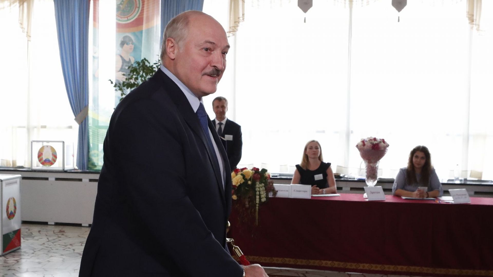 Лукашенко дава проекта на обновената конституция на обществено обсъждане