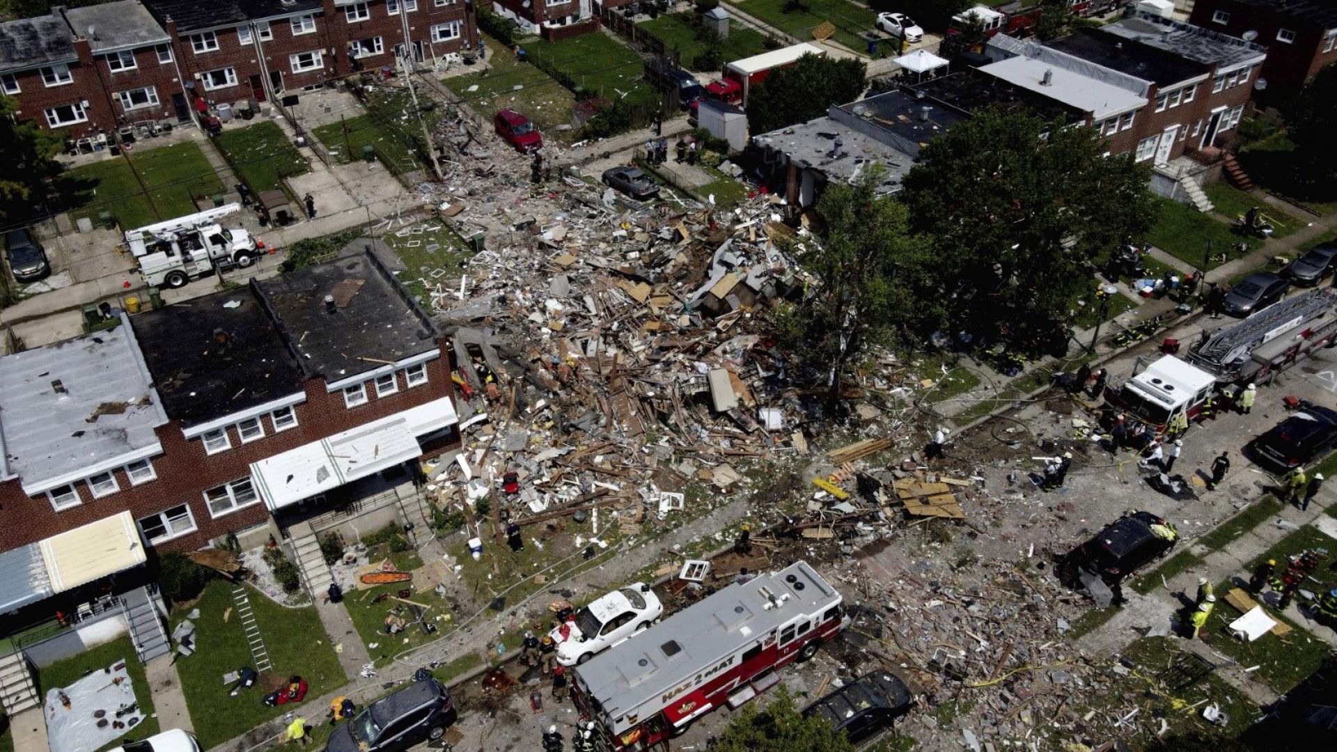 Експлозия срина няколко къщи в американския град Балтимор (видео)