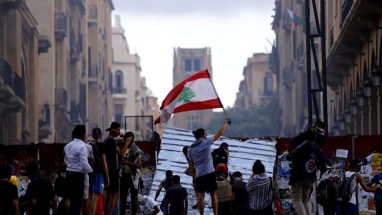 Дни след огромната експлозия, която опустоши Бейрут и отне живота