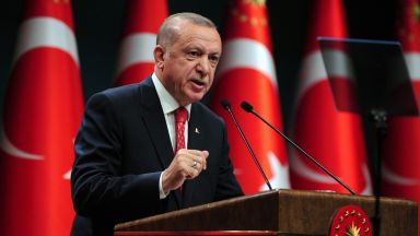 Ердоган обвини Макрон в колониализъм