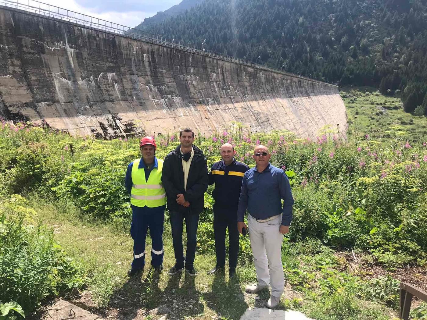 Министърът на околната среда и водите Емил Димитров посети язовир „Бели Искър“, за да се запознае с резултатите от водолазния оглед, който „Софийска вода“ АД извършва периодично 